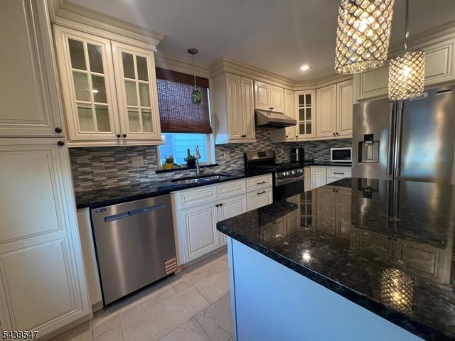 736 Pennington St 2, Elizabeth City, NJ 07202