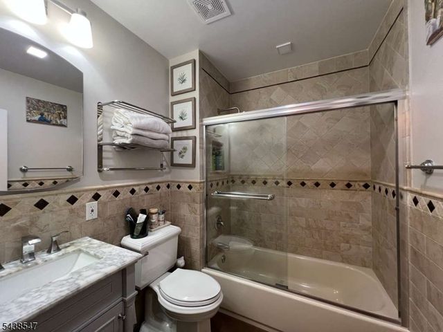 736 Pennington St 2, Elizabeth City, NJ 07202