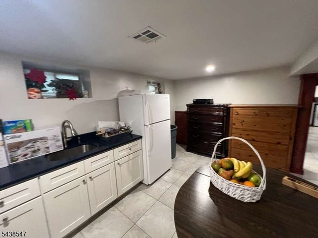 736 Pennington St 2, Elizabeth City, NJ 07202