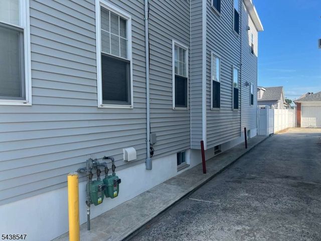 736 Pennington St 2, Elizabeth City, NJ 07202