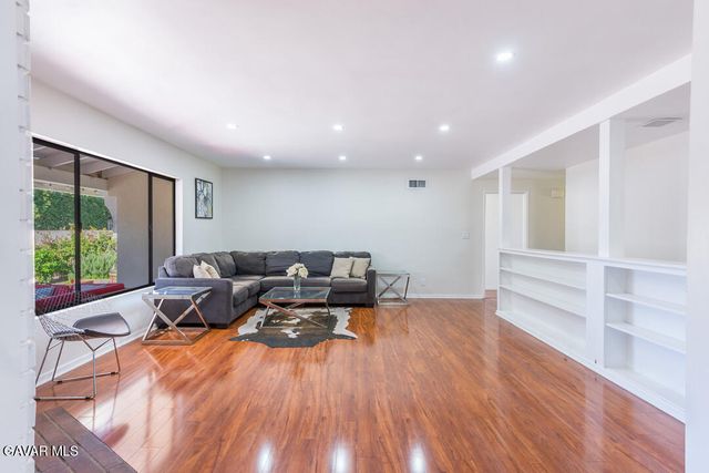 6563 Bianca Avenue, Van Nuys, CA 91406