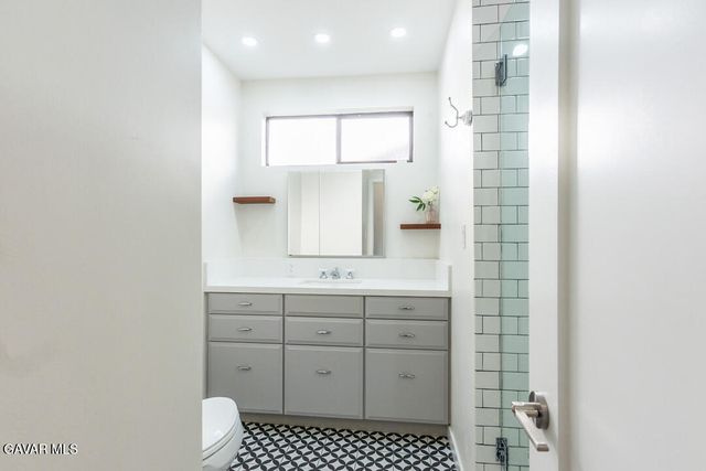 6563 Bianca Avenue, Van Nuys, CA 91406