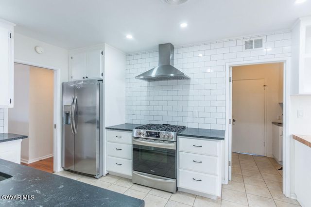 6563 Bianca Avenue, Van Nuys, CA 91406