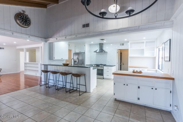 6563 Bianca Avenue, Van Nuys, CA 91406