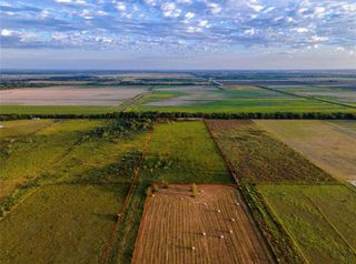 521 County Road 52, Rosharon, TX 77583