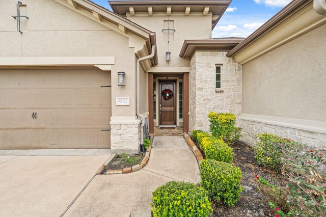 10722 Hilltop Harbor Way, Cypress, TX 77433