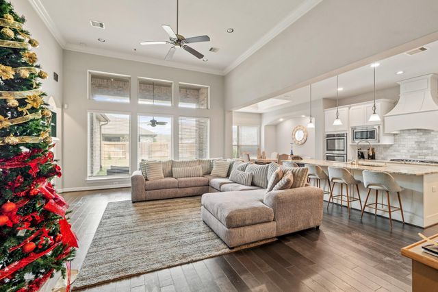 10722 Hilltop Harbor Way, Cypress, TX 77433