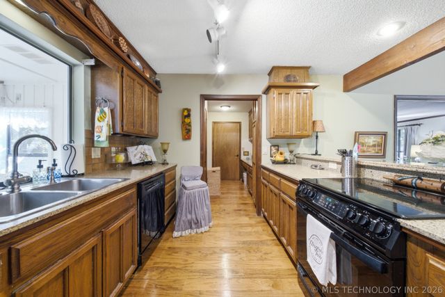 11560 S 252nd East Avenue, Broken Arrow, OK 74014