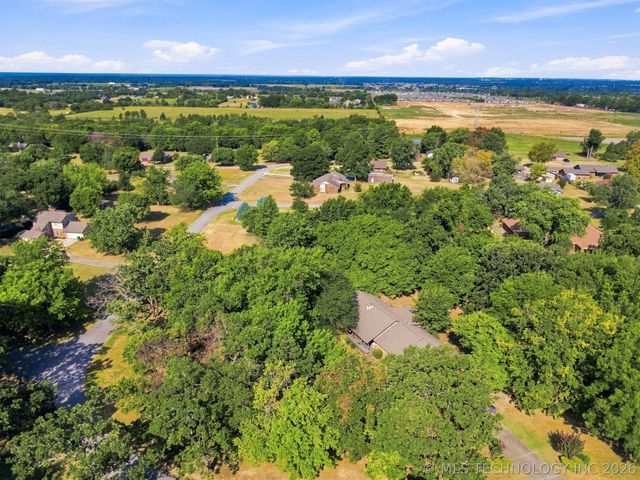 11560 S 252nd East Avenue, Broken Arrow, OK 74014