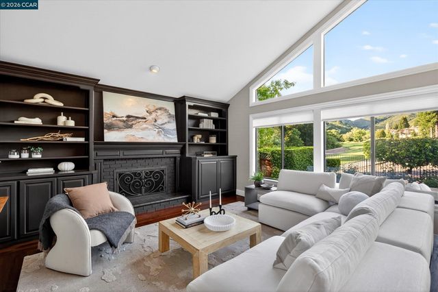 3208 Blackhawk Meadow Dr, Danville, CA 94506