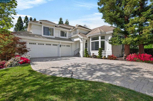 3208 Blackhawk Meadow Dr, Danville, CA 94506