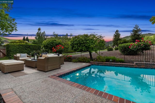 3208 Blackhawk Meadow Dr, Danville, CA 94506