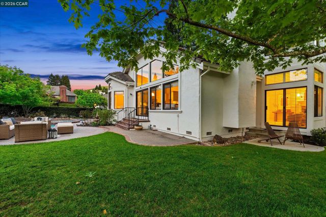 3208 Blackhawk Meadow Dr, Danville, CA 94506