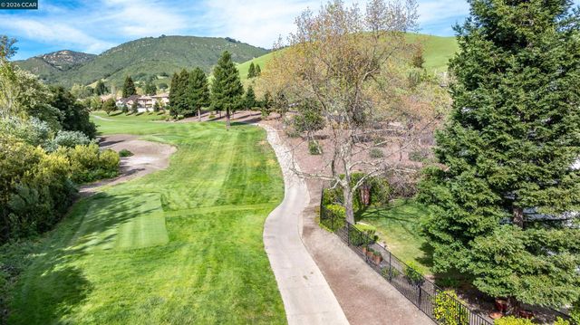 3208 Blackhawk Meadow Dr, Danville, CA 94506