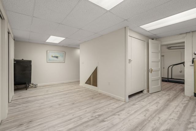 9 Oakley Rd, Dover, MA 02030