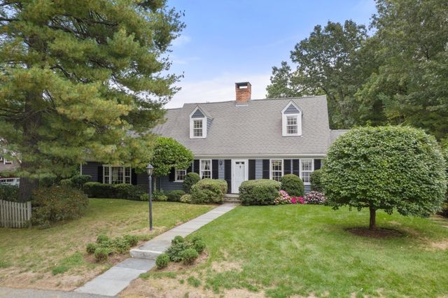 9 Oakley Rd, Dover, MA 02030