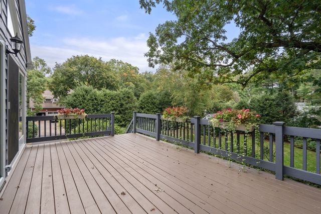 9 Oakley Rd, Dover, MA 02030
