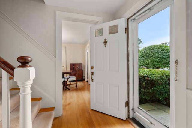 9 Oakley Rd, Dover, MA 02030