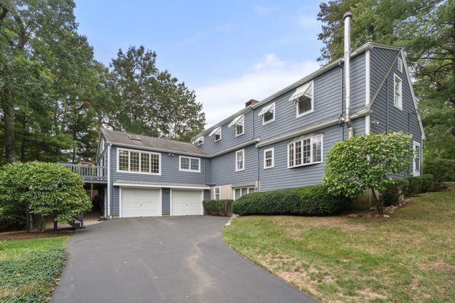 9 Oakley Rd, Dover, MA 02030