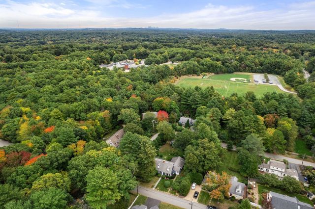 9 Oakley Rd, Dover, MA 02030