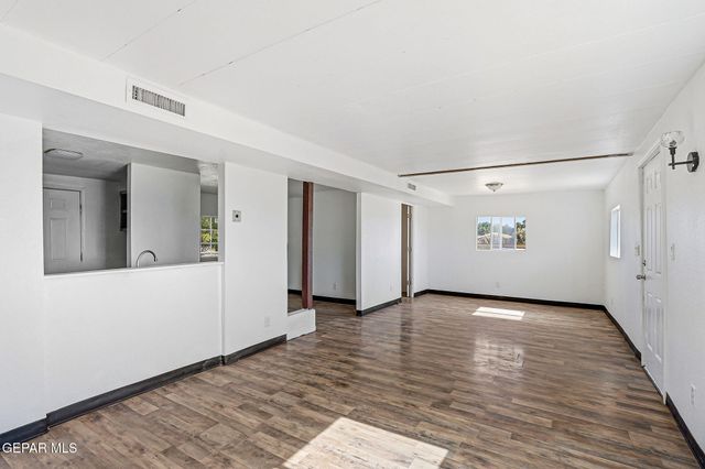 10956 LOS MAGOS Circle, Socorro, TX 79927