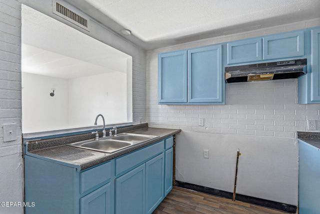 10956 LOS MAGOS Circle, Socorro, TX 79927