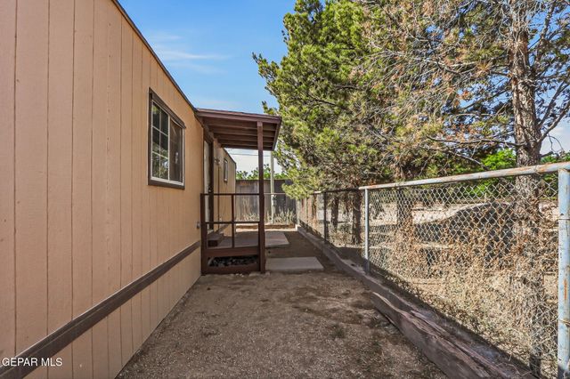 10956 LOS MAGOS Circle, Socorro, TX 79927
