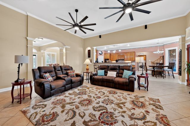 895 Vz County Road 3216, Wills Point, TX 75169