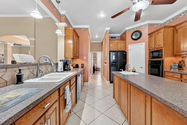 895 Vz County Road 3216, Wills Point, TX 75169
