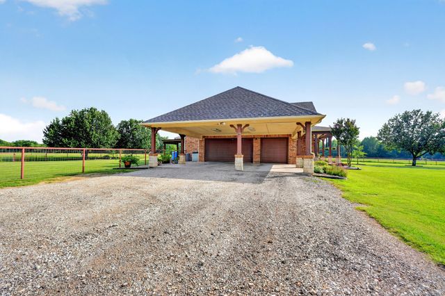 895 Vz County Road 3216, Wills Point, TX 75169