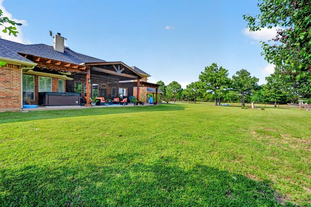 895 Vz County Road 3216, Wills Point, TX 75169