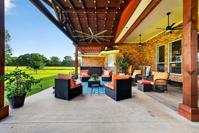 895 Vz County Road 3216, Wills Point, TX 75169