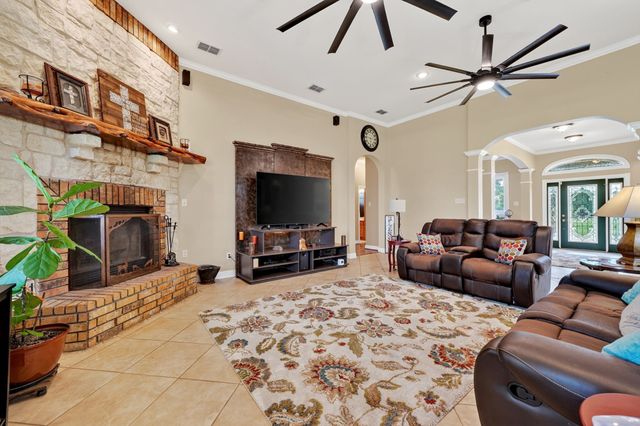 895 Vz County Road 3216, Wills Point, TX 75169