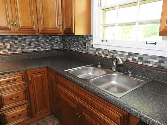 529 Morrison Dr, Clarksville, TN 37042