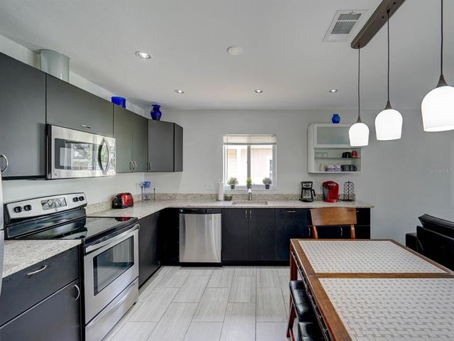 106 E CEDAR STREET, Tarpon Springs, FL 34689