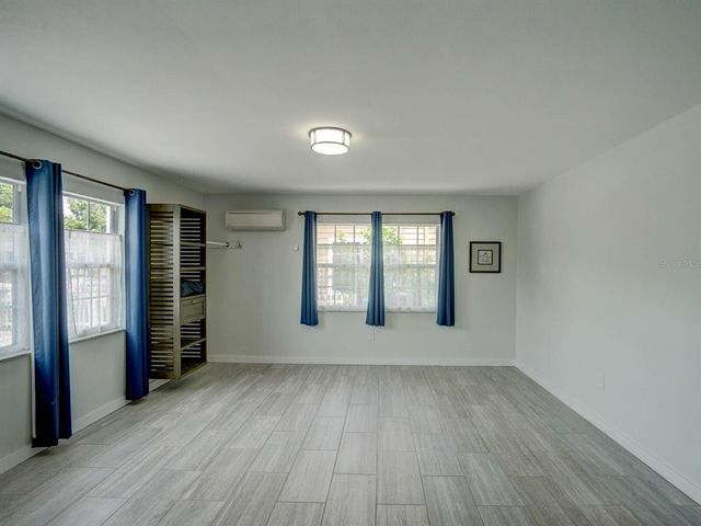 106 E CEDAR STREET, Tarpon Springs, FL 34689