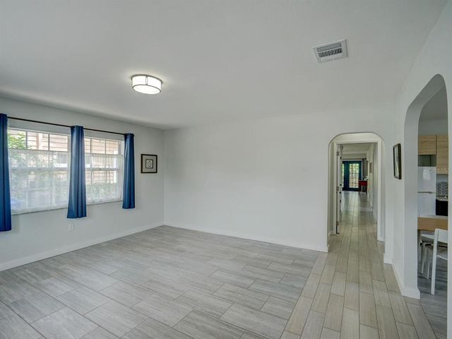 106 E CEDAR STREET, Tarpon Springs, FL 34689