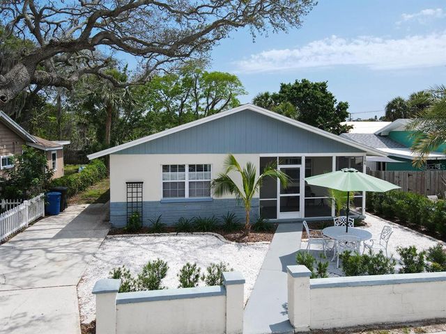 106 E CEDAR STREET, Tarpon Springs, FL 34689