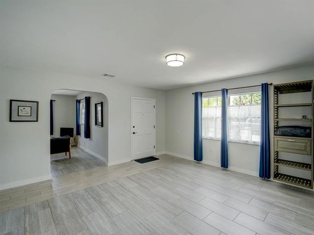 106 E CEDAR STREET, Tarpon Springs, FL 34689