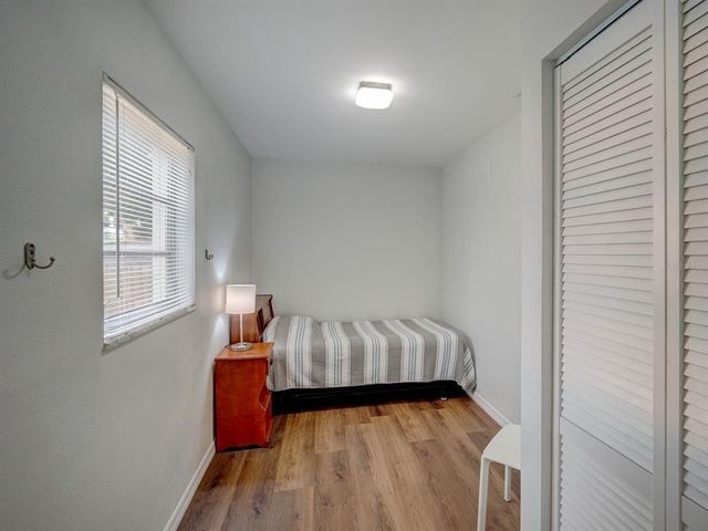 106 E CEDAR STREET, Tarpon Springs, FL 34689