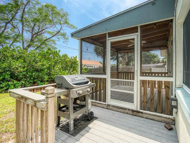 106 E CEDAR STREET, Tarpon Springs, FL 34689