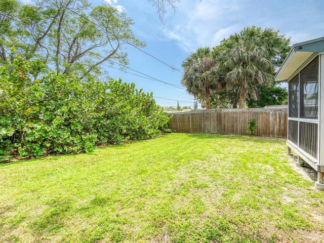 106 E CEDAR STREET, Tarpon Springs, FL 34689