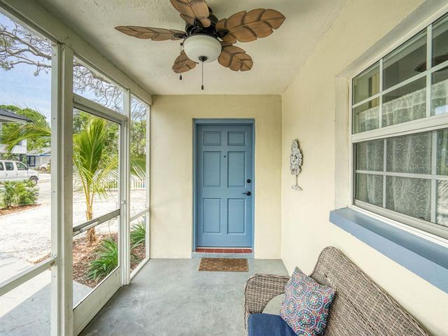 106 E CEDAR STREET, Tarpon Springs, FL 34689