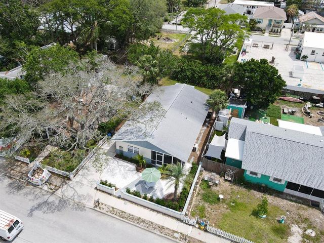106 E CEDAR STREET, Tarpon Springs, FL 34689