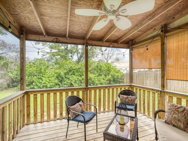 106 E CEDAR STREET, Tarpon Springs, FL 34689