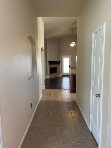 1937 Creek Crossing Drive, Fort Worth, TX 76247