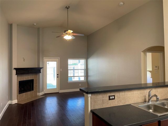 1937 Creek Crossing Drive, Fort Worth, TX 76247