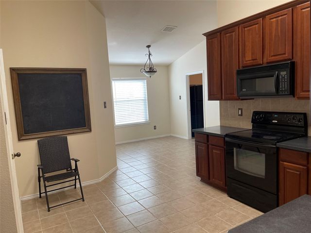 1937 Creek Crossing Drive, Fort Worth, TX 76247