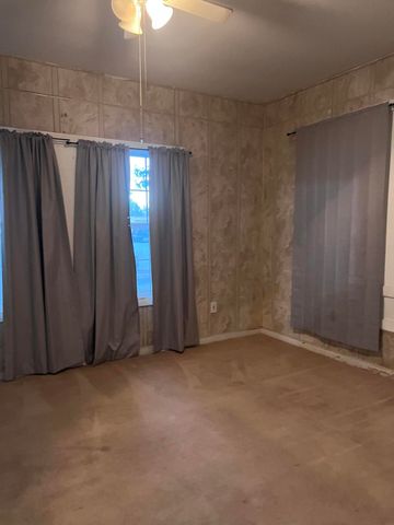 516 N Ave F, Denver City, TX 79323