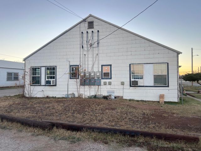 516 N Ave F, Denver City, TX 79323